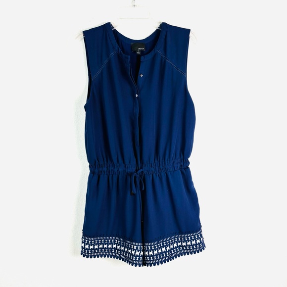 Greylin “Jemma” laser cut romper - Picture 2 of 5